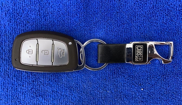 2022 Hyundai NEW I20 ASTA 1.2 MT, Petrol, Manual, 3,198 km, Key Close Up