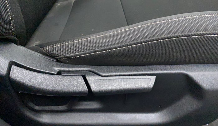 2022 Hyundai NEW I20 ASTA 1.2 MT, Petrol, Manual, 3,198 km, Driver Side Adjustment Panel