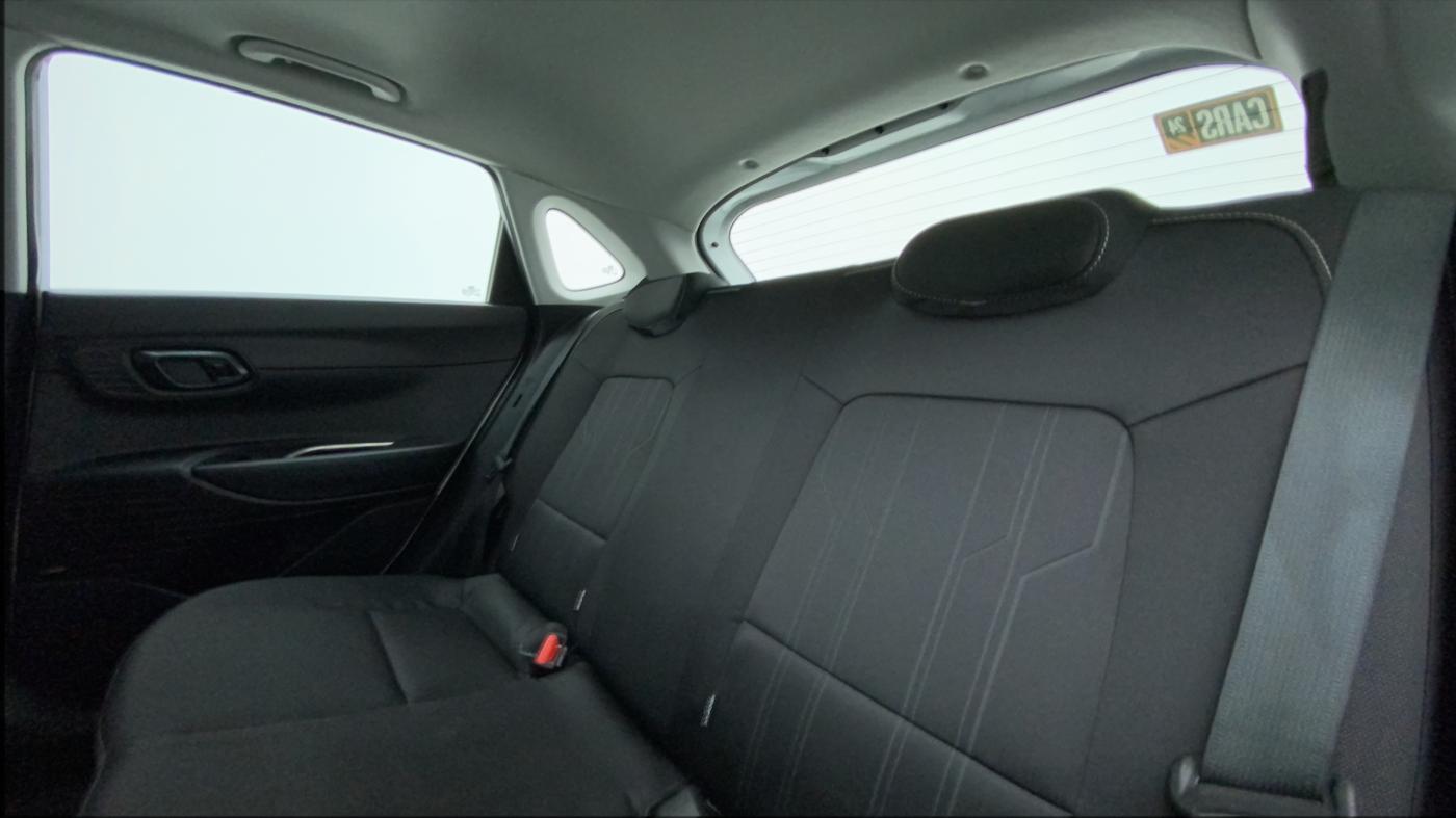 2022 Hyundai NEW I20 ASTA 1.2 MT, Petrol, Manual, 3,198 km, Right Side Rear Door Cabin