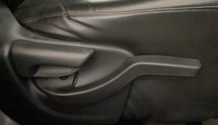 2018 Honda BR-V 1.5L I-VTEC S, Petrol, Manual, 62,149 km, Driver Side Adjustment Panel