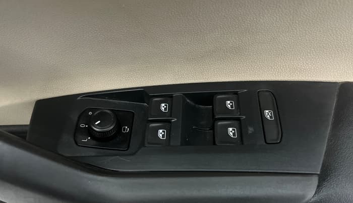 2022 Skoda SLAVIA STYLE 1.0L TSI MT, Petrol, Manual, 68,299 km, Driver Side Door Panels Control