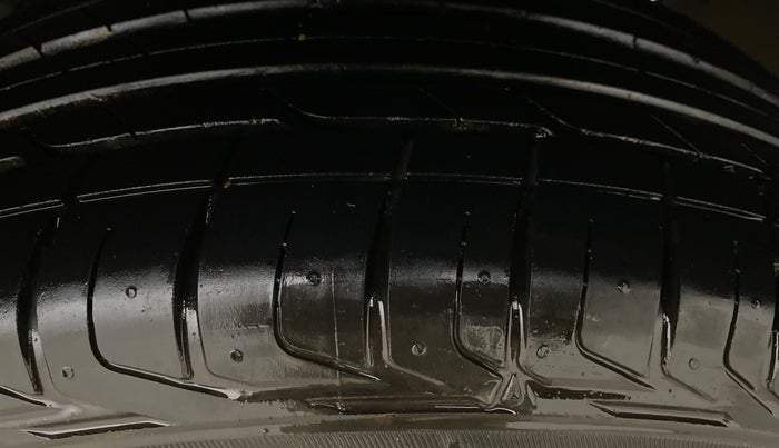 2022 Tata NEXON XZA PLUS (PREMIUM) PETROL JET, Petrol, Automatic, 16,873 km, Left Rear Tyre Tread