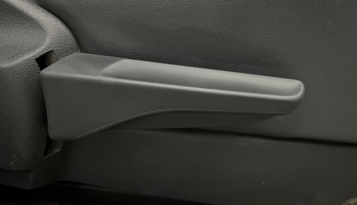 2021 Skoda KUSHAQ STYLE 1.0L TSI MT, Petrol, Manual, 73,194 km, Driver Side Adjustment Panel