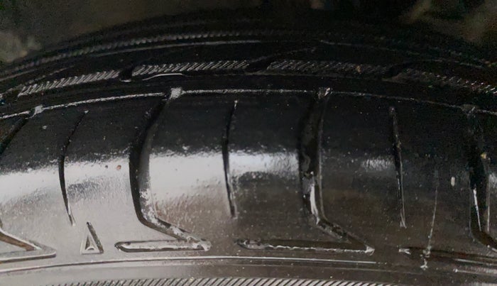 2013 Hyundai i10 SPORTZ 1.2, Petrol, Manual, 54,806 km, Left Front Tyre Tread