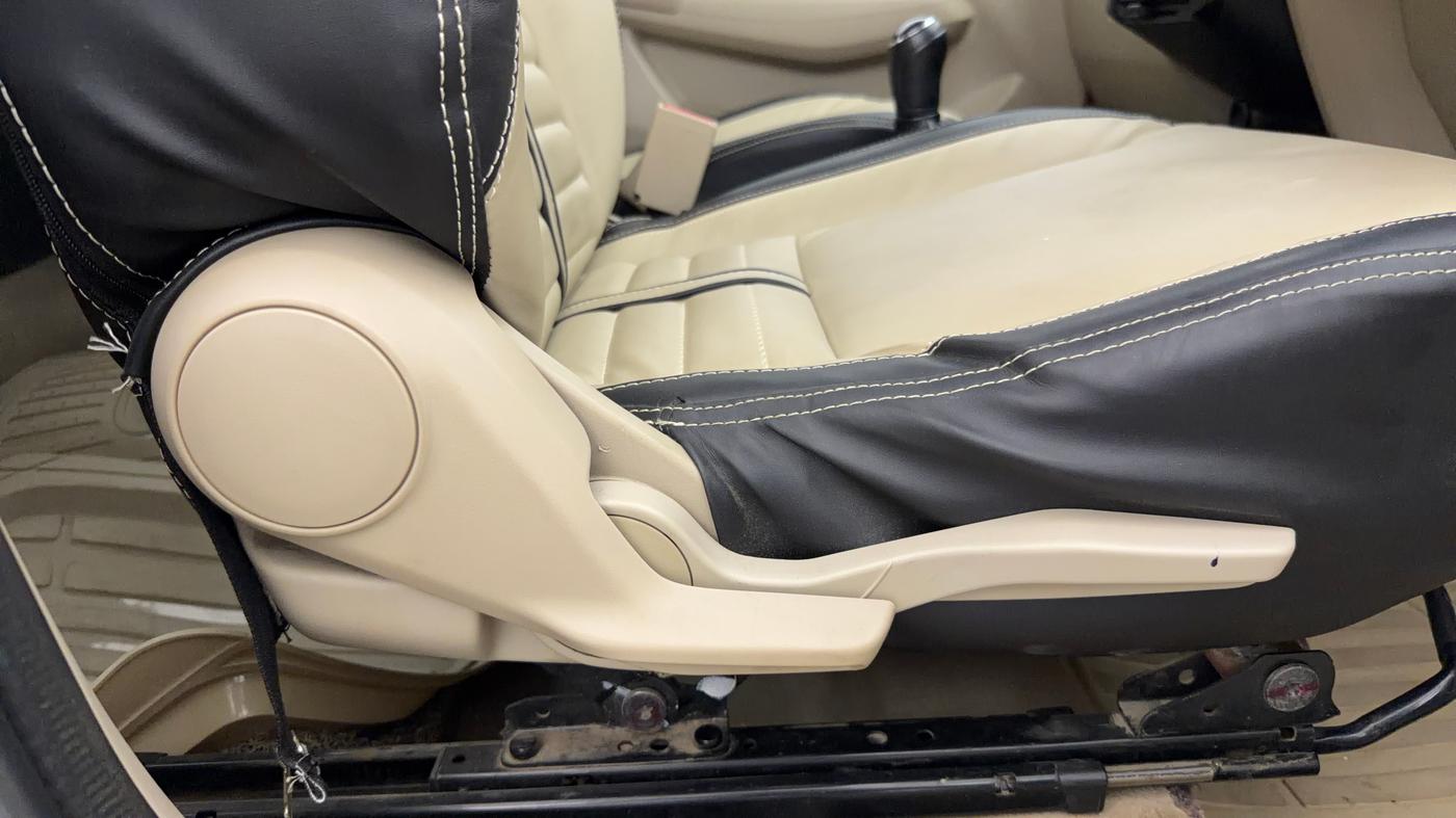 2019 Maruti Dzire VXI, Petrol, Manual, 78,493 km, Driver Side Adjustment Panel