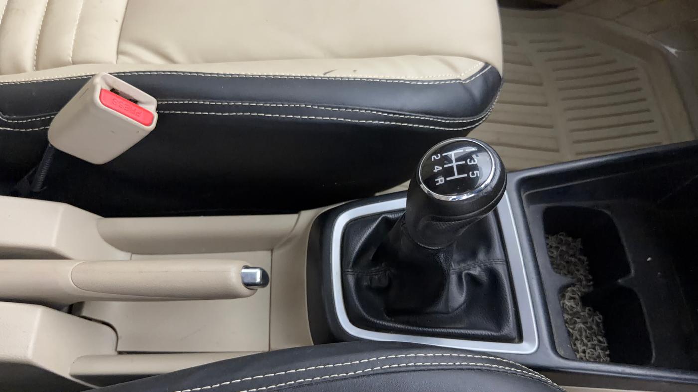 2019 Maruti Dzire VXI, Petrol, Manual, 78,493 km, Gear Lever