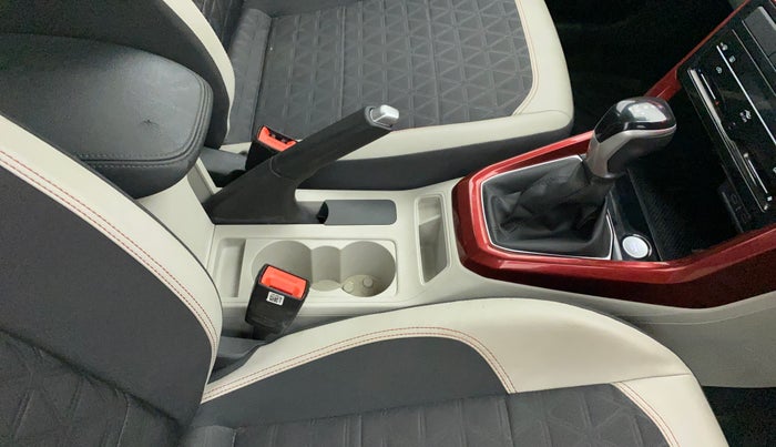 2021 Volkswagen TAIGUN GT PLUS 1.5 TSI DSG, Petrol, Automatic, 19,283 km, Gear Lever