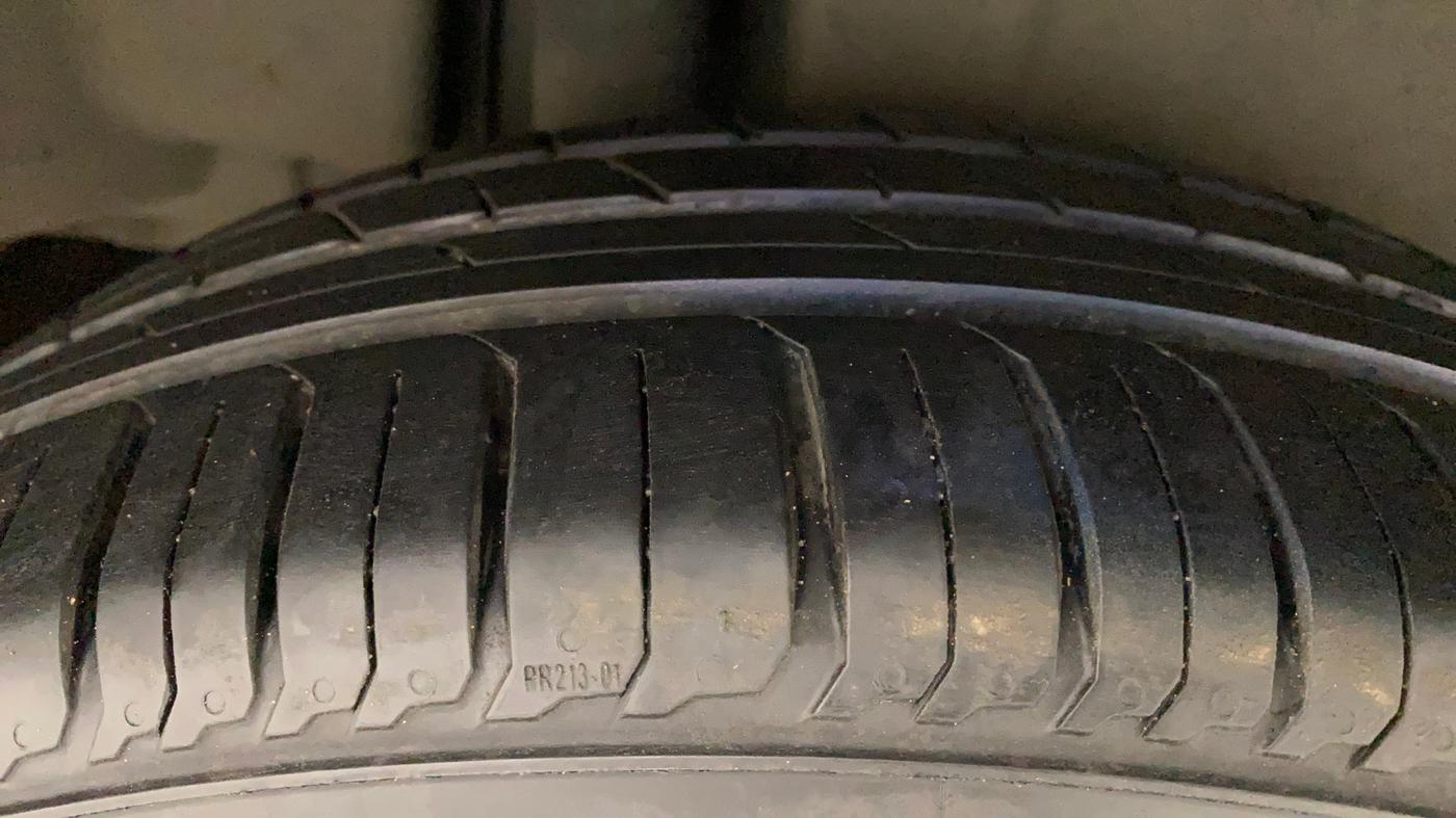 2018 Maruti Ciaz ZETA 1.4  AT PETROL, Petrol, Automatic, 84,490 km, Right Rear Tyre Tread