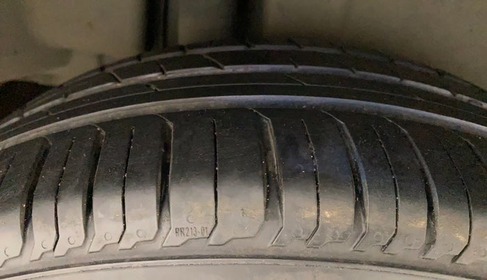 2018 Maruti Ciaz ZETA 1.4  AT PETROL, Petrol, Automatic, 84,490 km, Right Rear Tyre Tread