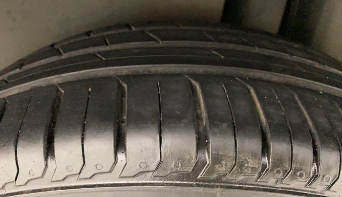 2018 Maruti Ciaz ZETA 1.4  AT PETROL, Petrol, Automatic, 84,490 km, Left Rear Tyre Tread