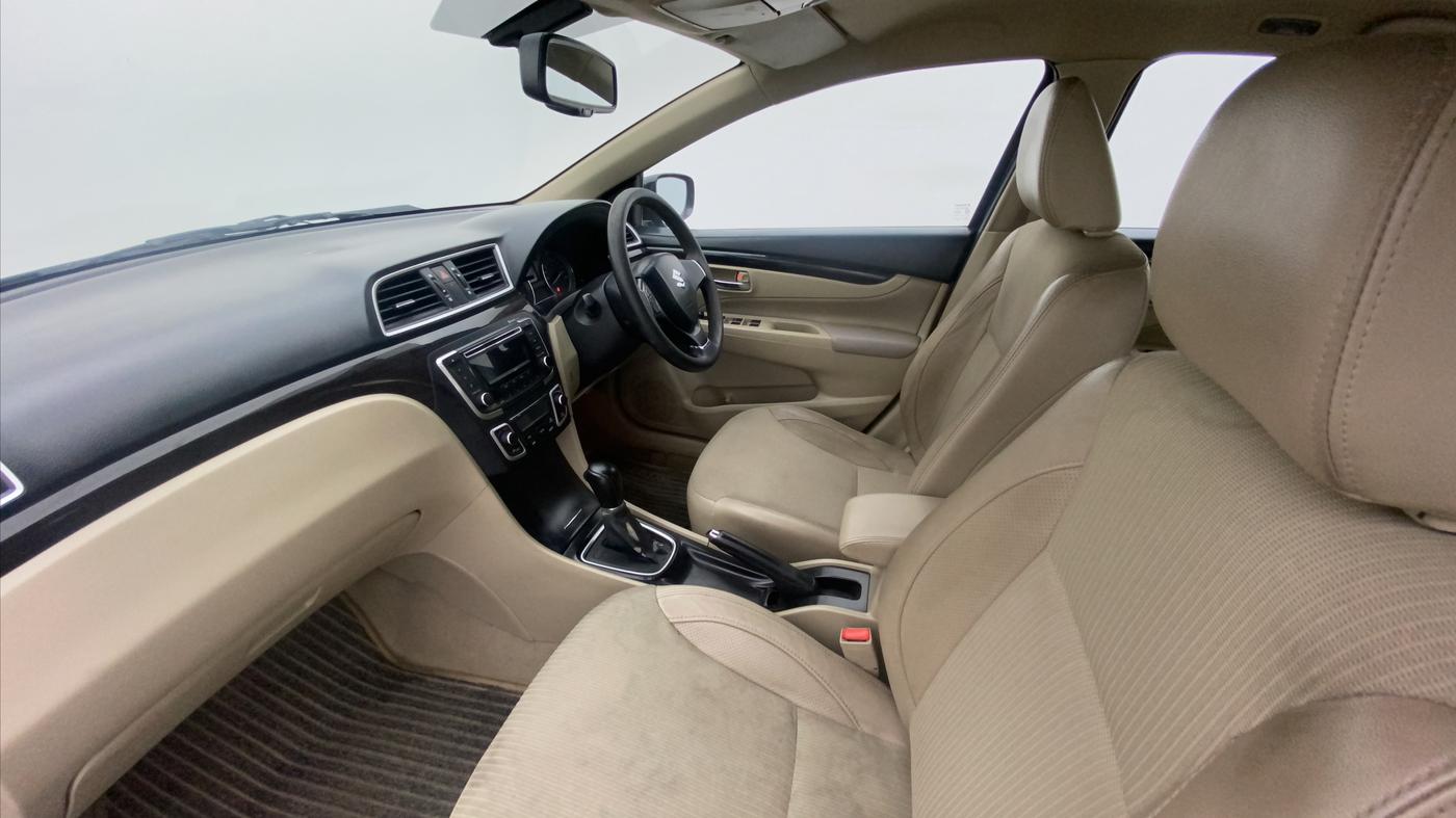 2018 Maruti Ciaz ZETA 1.4  AT PETROL, Petrol, Automatic, 84,490 km, Right Side Front Door Cabin