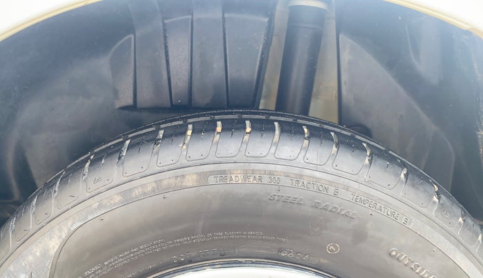 2024 Maruti Dzire VXI, Petrol, Manual, 26,092 km, Left Rear Tyre Tread