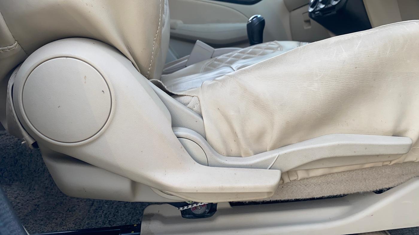 2024 Maruti Dzire VXI, Petrol, Manual, 26,116 km, Driver Side Adjustment Panel