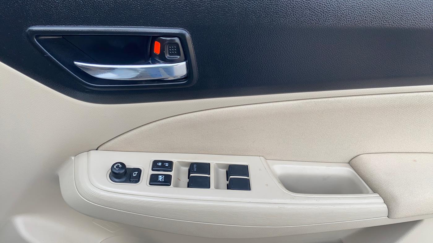 2024 Maruti Dzire VXI, Petrol, Manual, 26,116 km, Driver Side Door Panels Control