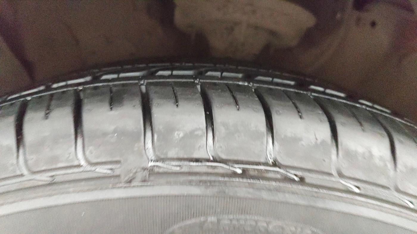 2015 Hyundai Creta SX PLUS 1.6 PETROL, Petrol, Manual, 43,385 km, Left Front Tyre Tread
