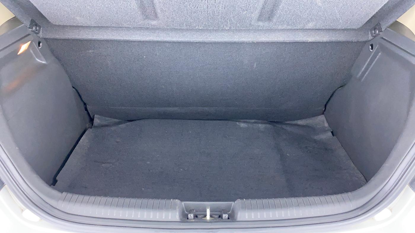 2013 Hyundai i20 MAGNA O 1.2, Petrol, Manual, 31,336 km, Boot Inside