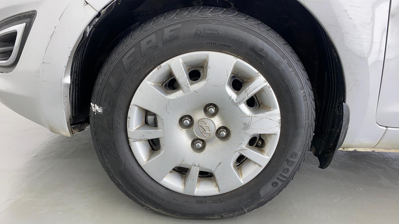 2013 Hyundai i20 MAGNA O 1.2, Petrol, Manual, 31,336 km, Left Front Wheel