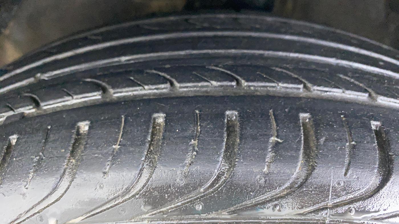 2013 Hyundai i20 MAGNA O 1.2, Petrol, Manual, 31,336 km, Left Front Tyre Tread