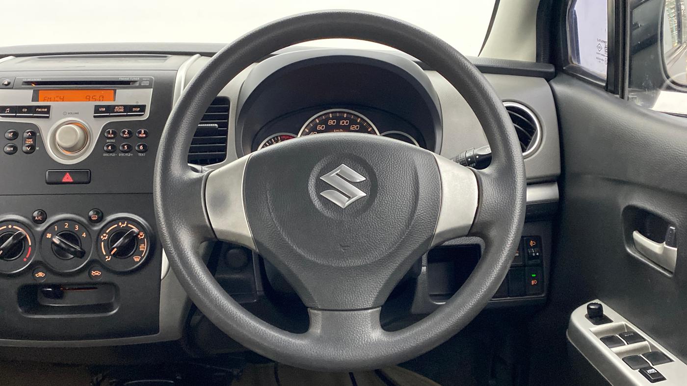 2010 Maruti Wagon R 1.0 VXI, Petrol, Manual, 27,469 km, Steering Wheel Close Up