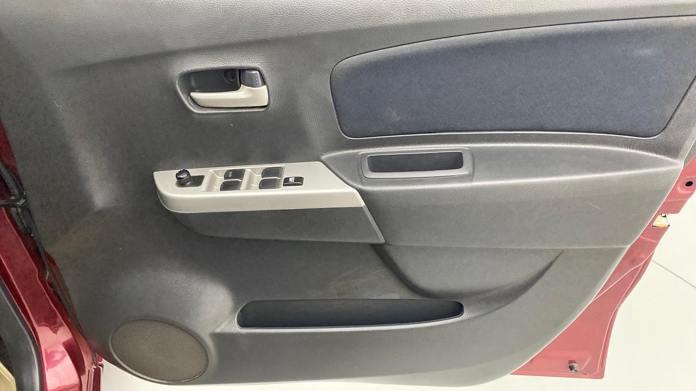 2010 Maruti Wagon R 1.0 VXI, Petrol, Manual, 27,469 km, Driver Side Door Panels Control