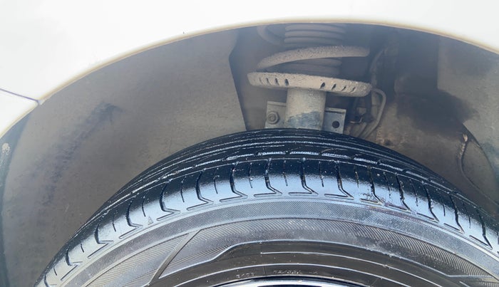 2017 Volkswagen Polo HIGHLINE1.2L, Petrol, Manual, 83,441 km, Left Front Tyre Tread