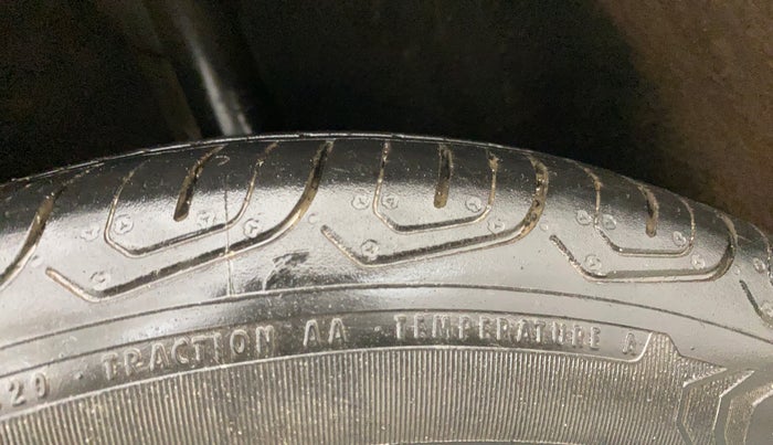 2016 Ford Ecosport TITANIUM 1.5L PETROL AT, Petrol, Automatic, 76,831 km, Left Rear Tyre Tread