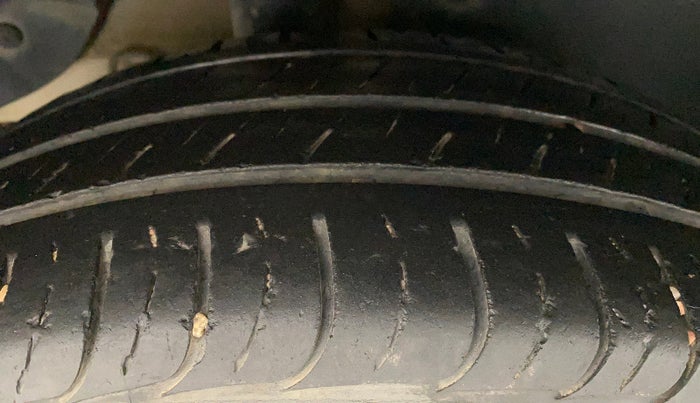 2017 Hyundai Creta E PLUS 1.6 PETROL, Petrol, Manual, 71,922 km, Right Rear Tyre Tread