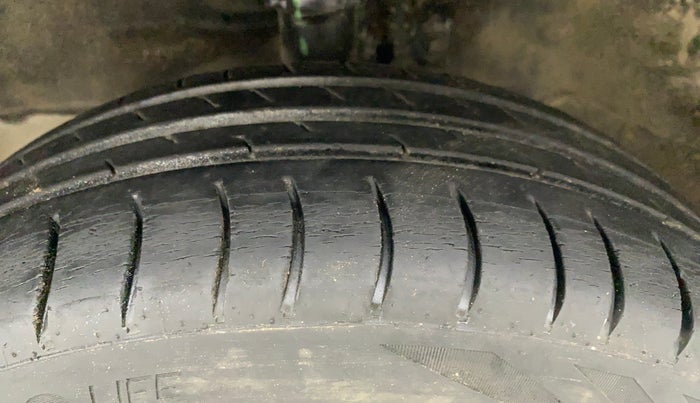 2010 Maruti Wagon R 1.0 VXI, Petrol, Manual, 59,180 km, Left Front Tyre Tread