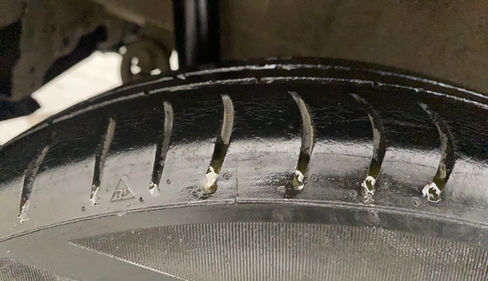 2017 Maruti Wagon R 1.0 LXI CNG, CNG, Manual, 95,496 km, Right Rear Tyre Tread