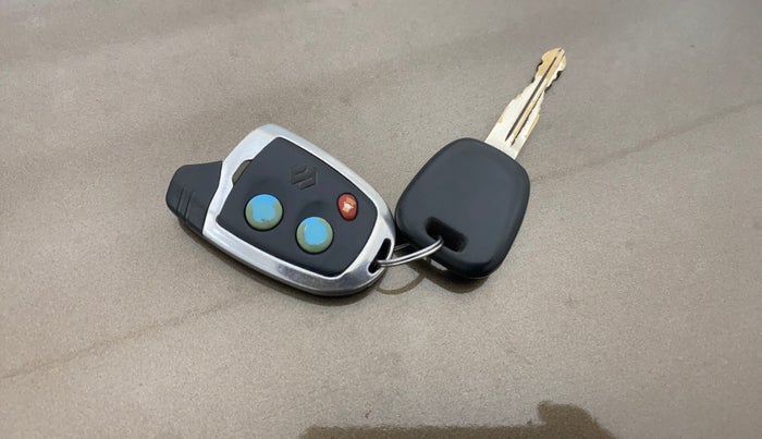 2017 Maruti Wagon R 1.0 LXI CNG, CNG, Manual, 95,496 km, Key Close Up