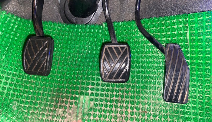 2017 Maruti Wagon R 1.0 LXI CNG, CNG, Manual, 95,496 km, Pedals