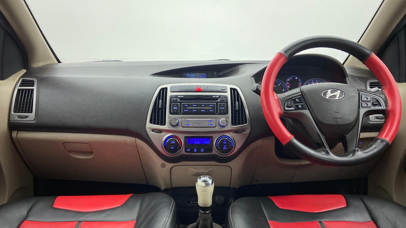 2013 Hyundai i20 SPORTZ 1.4 CRDI, Diesel, Manual, 1,22,625 km, Dashboard