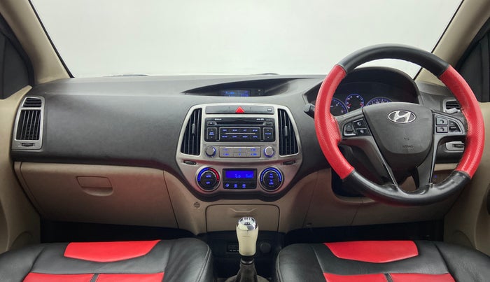 2013 Hyundai i20 SPORTZ 1.4 CRDI, Diesel, Manual, 1,22,625 km, Dashboard
