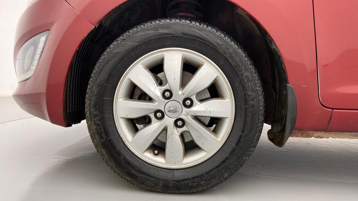 2013 Hyundai i20 SPORTZ 1.4 CRDI, Diesel, Manual, 1,22,625 km, Left Front Wheel