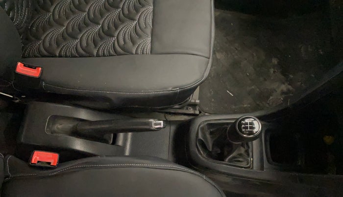 2015 Maruti Swift VXI, Petrol, Manual, 1,48,537 km, Gear Lever