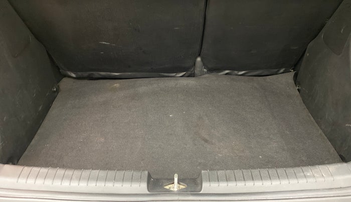 2016 Hyundai Elite i20 ASTA 1.2 (O), Petrol, Manual, 91,660 km, Boot Inside