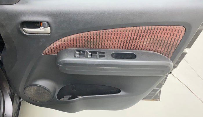 2014 Maruti Ritz VXI, CNG, Manual, 54,463 km, Driver Side Door Panels Control
