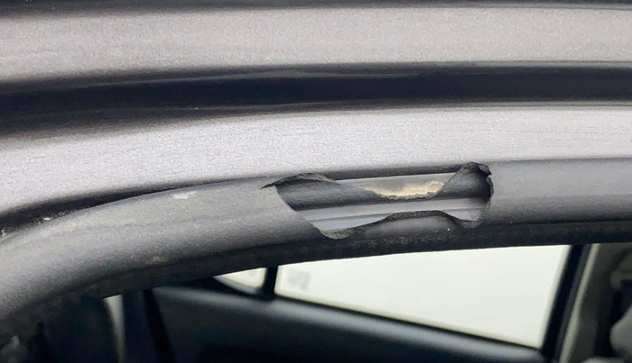 2014 Maruti Ritz VXI, CNG, Manual, 54,463 km, Right rear door - Beading has minor damage