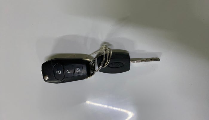 2016 Ford New Figo TITANIUM 1.2 PETROL MT, Petrol, Manual, 56,758 km, Key Close Up