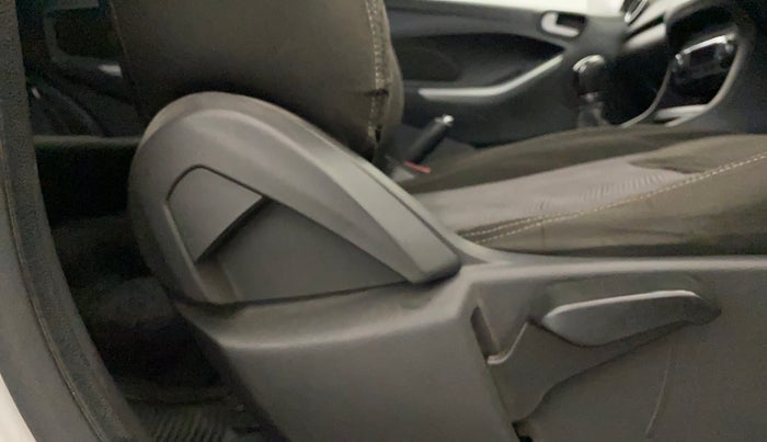 2016 Ford New Figo TITANIUM 1.2 PETROL MT, Petrol, Manual, 56,758 km, Driver Side Adjustment Panel