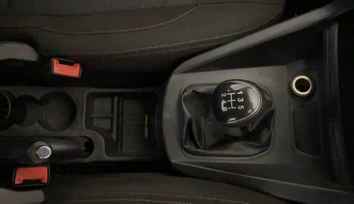 2016 Ford New Figo TITANIUM 1.2 PETROL MT, Petrol, Manual, 56,758 km, Gear Lever