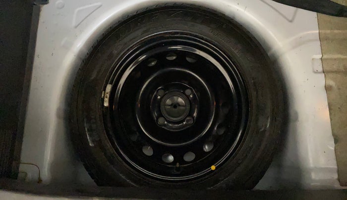 2016 Ford New Figo TITANIUM 1.2 PETROL MT, Petrol, Manual, 56,758 km, Spare Tyre