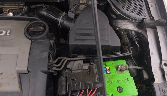 2013 Volkswagen Polo COMFORTLINE 1.2L, Diesel, Manual, 1,22,329 km, Engine View - Left