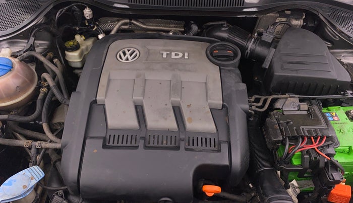 2013 Volkswagen Polo COMFORTLINE 1.2L, Diesel, Manual, 1,22,329 km, Engine View
