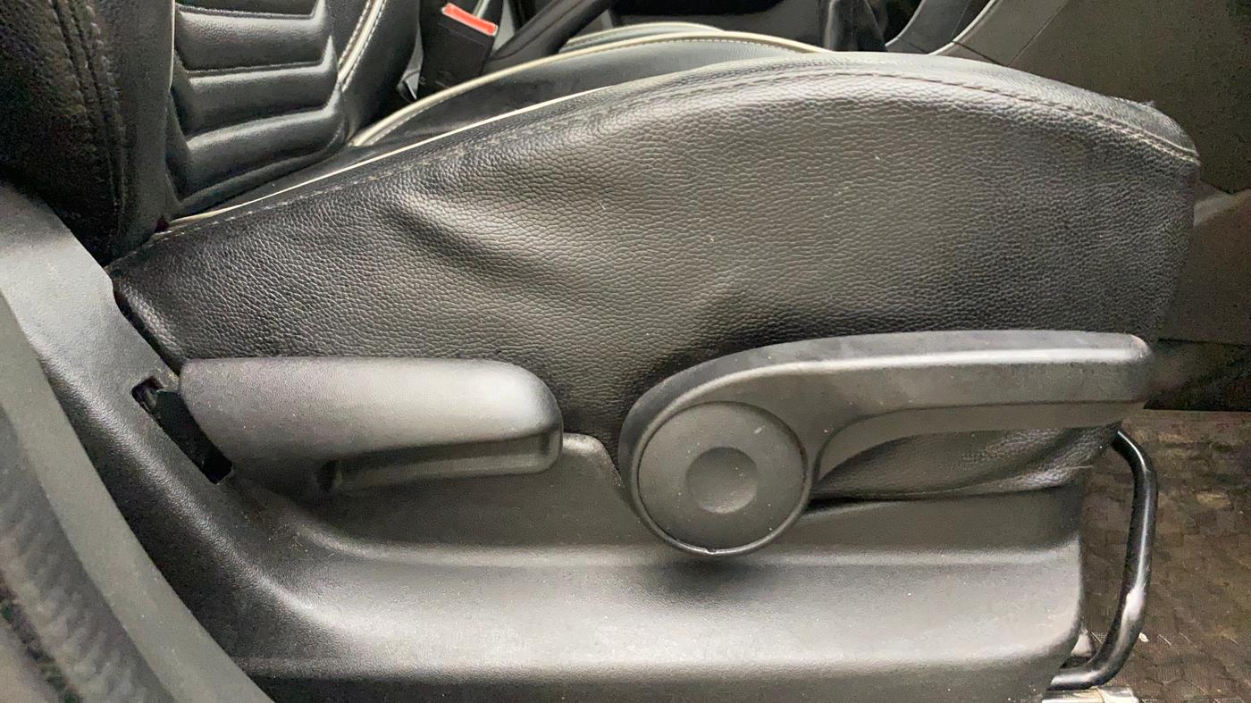 2017 Maruti Vitara Brezza ZDI PLUS, Diesel, Manual, 82,816 km, Driver Side Adjustment Panel