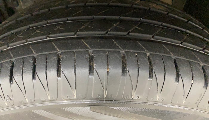 2017 Maruti Vitara Brezza ZDI PLUS, Diesel, Manual, 82,816 km, Left Front Tyre Tread