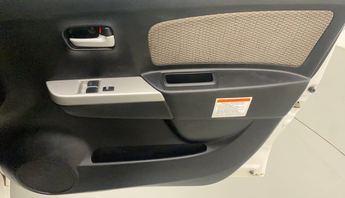 2015 Maruti Wagon R 1.0 LXI CNG, CNG, Manual, 30,014 km, Driver Side Door Panels Control