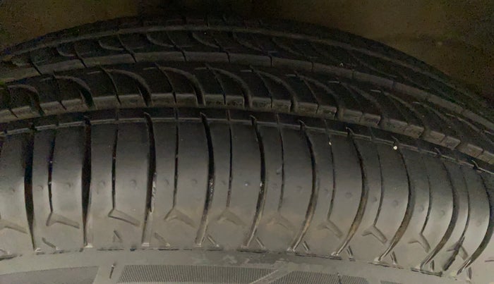 2015 Maruti Wagon R 1.0 LXI CNG, CNG, Manual, 30,014 km, Left Rear Tyre Tread