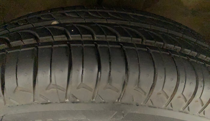 2015 Maruti Wagon R 1.0 LXI CNG, CNG, Manual, 30,014 km, Right Rear Tyre Tread