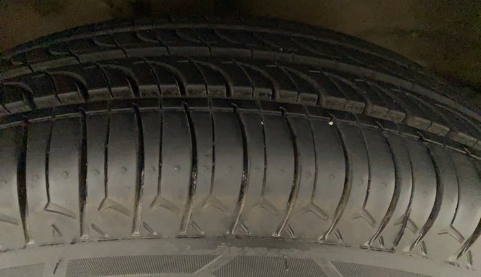 2015 Maruti Wagon R 1.0 LXI CNG, CNG, Manual, 30,014 km, Right Front Tyre Tread